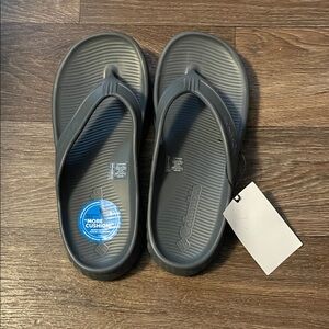 Columbia Dark Gray Flip Flops